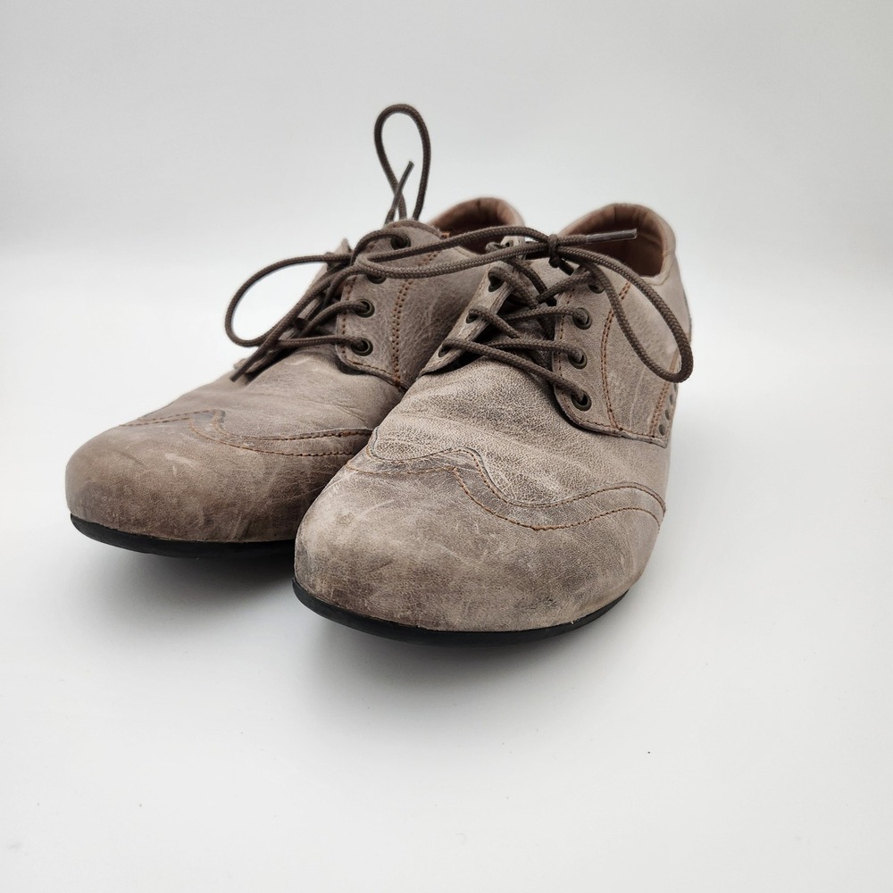 Taos Wingtip Oxford Shoes Womens 10 Grey Leather Lace Up Block Heel Scalloped